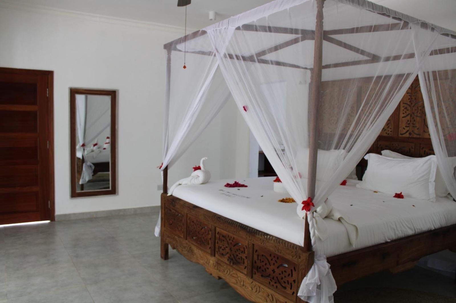 Kivuli Beach Resort Paje Extérieur photo