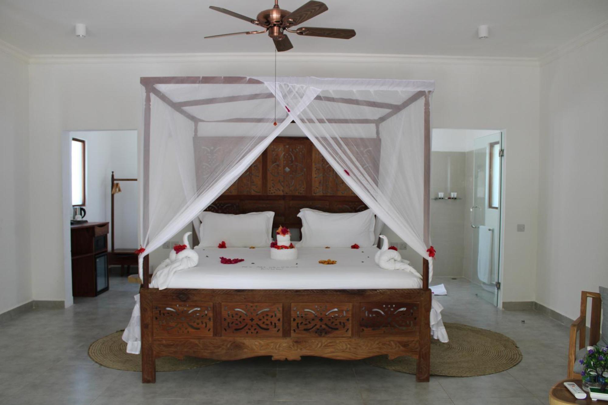 Kivuli Beach Resort Paje Extérieur photo