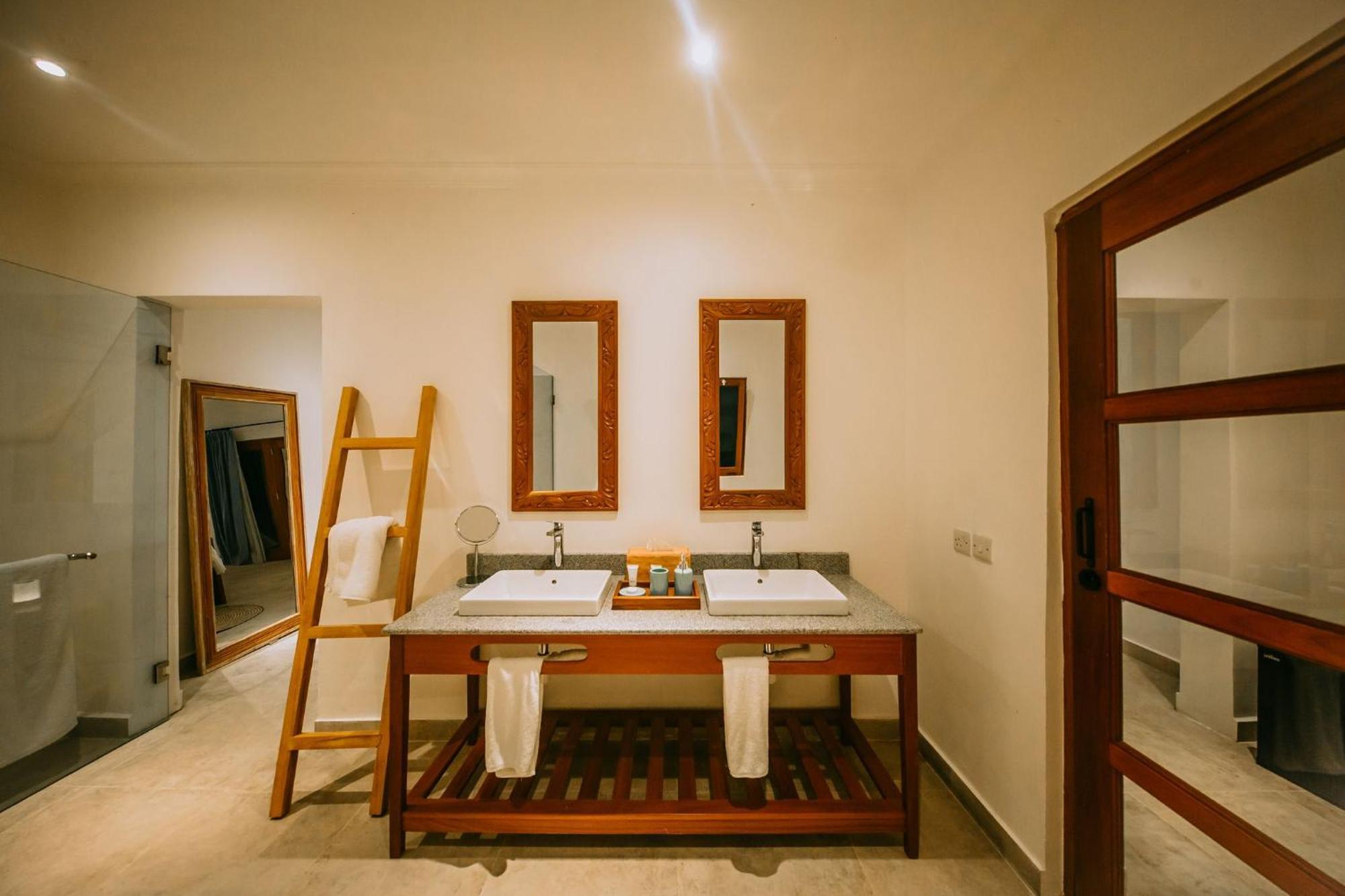 Kivuli Beach Resort Paje Extérieur photo